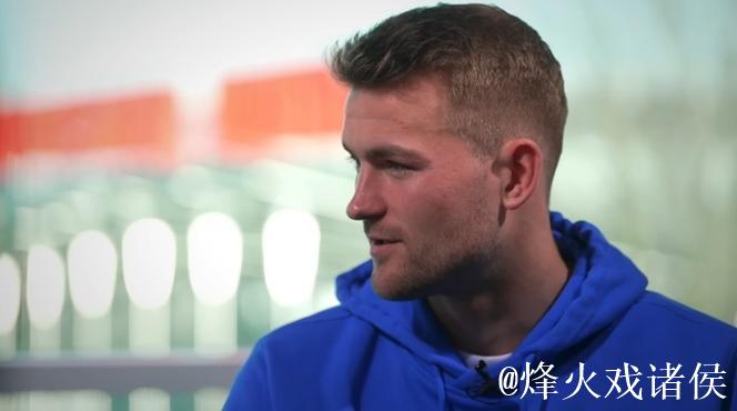 德利赫特：定位球一直很重要，曼联99年拿欧冠就